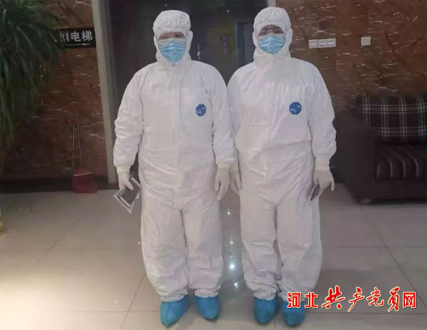 姐弟俩和家人一起抗击疫情,姐弟三人共战抗疫一线