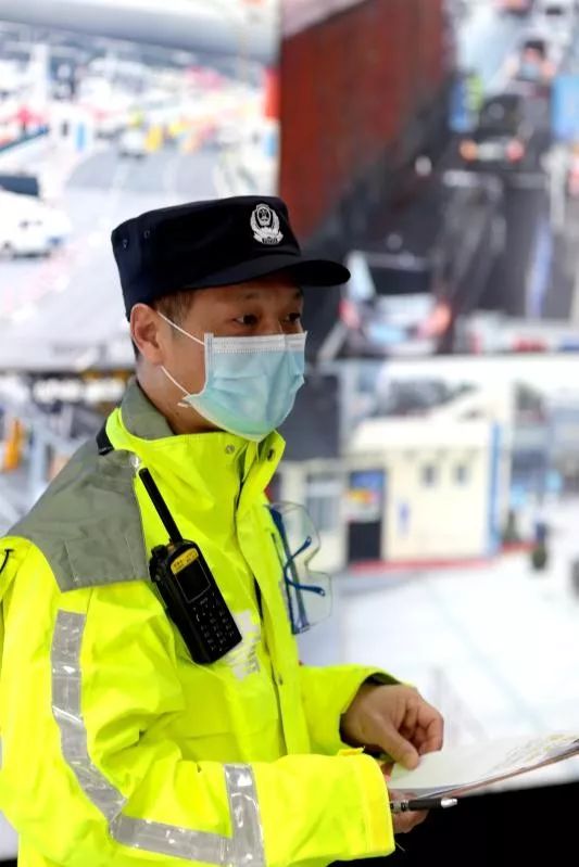 警察故事担一份责守一座城,民警故事正阳门下守门人