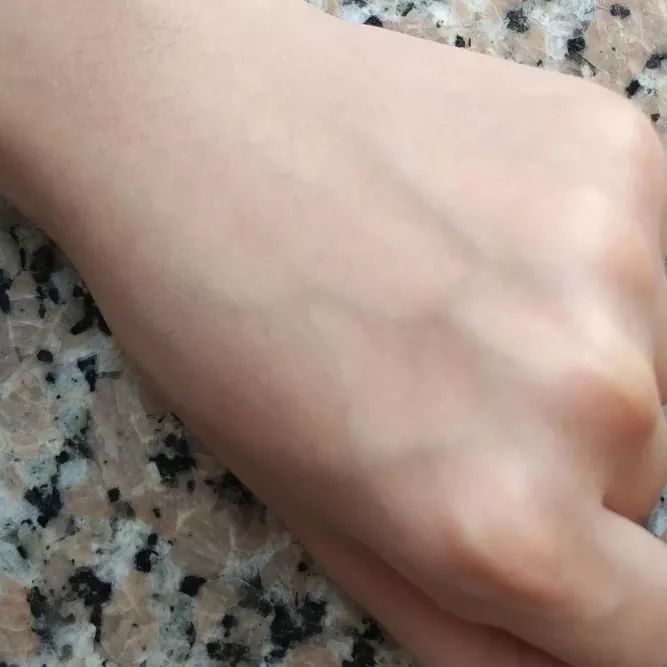 适合混油皮肤的全套大牌彩妆,必买的几款彩妆