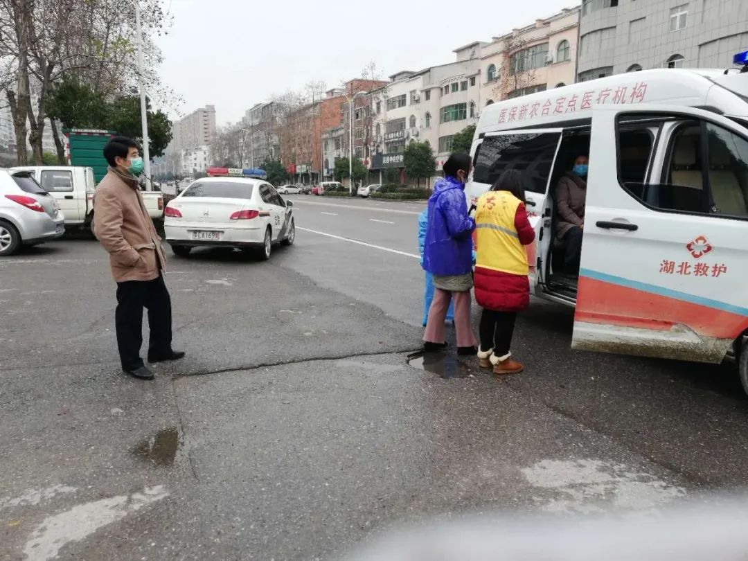 “我就是要出去！”看法官妙招说服各路“购物大妈”“取货大叔”丨直通湖北