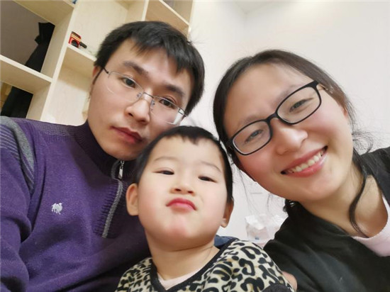 你战“疫”我守家丨前方队员葛继文的妻子刘思利:你为孩子做了个好榜样