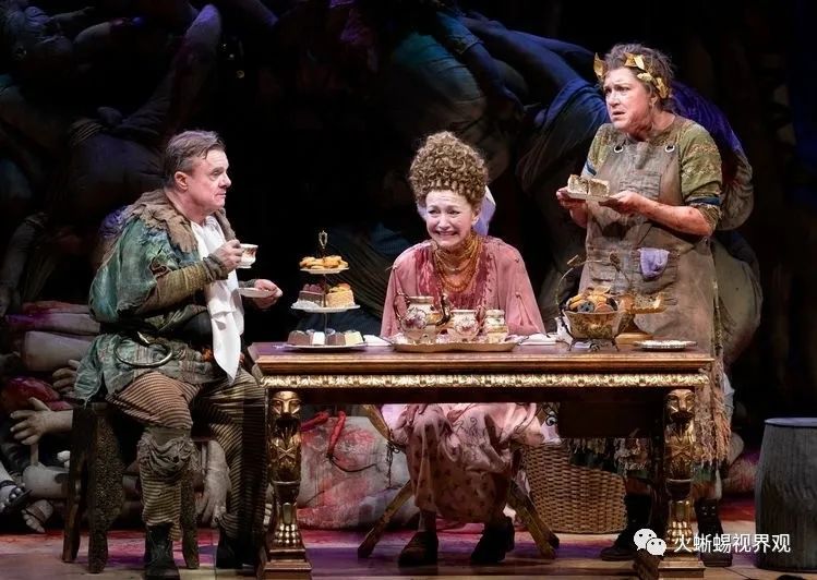 这个尸堆满地的舞台是否满足你对“血腥混乱美学”的全部想象？