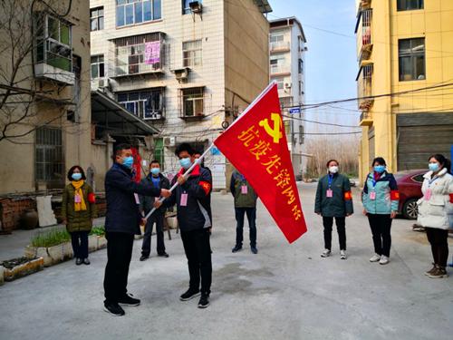 洛龙镇切实筑牢疫情防控屏障,抓实疫情防控筑牢安全防线