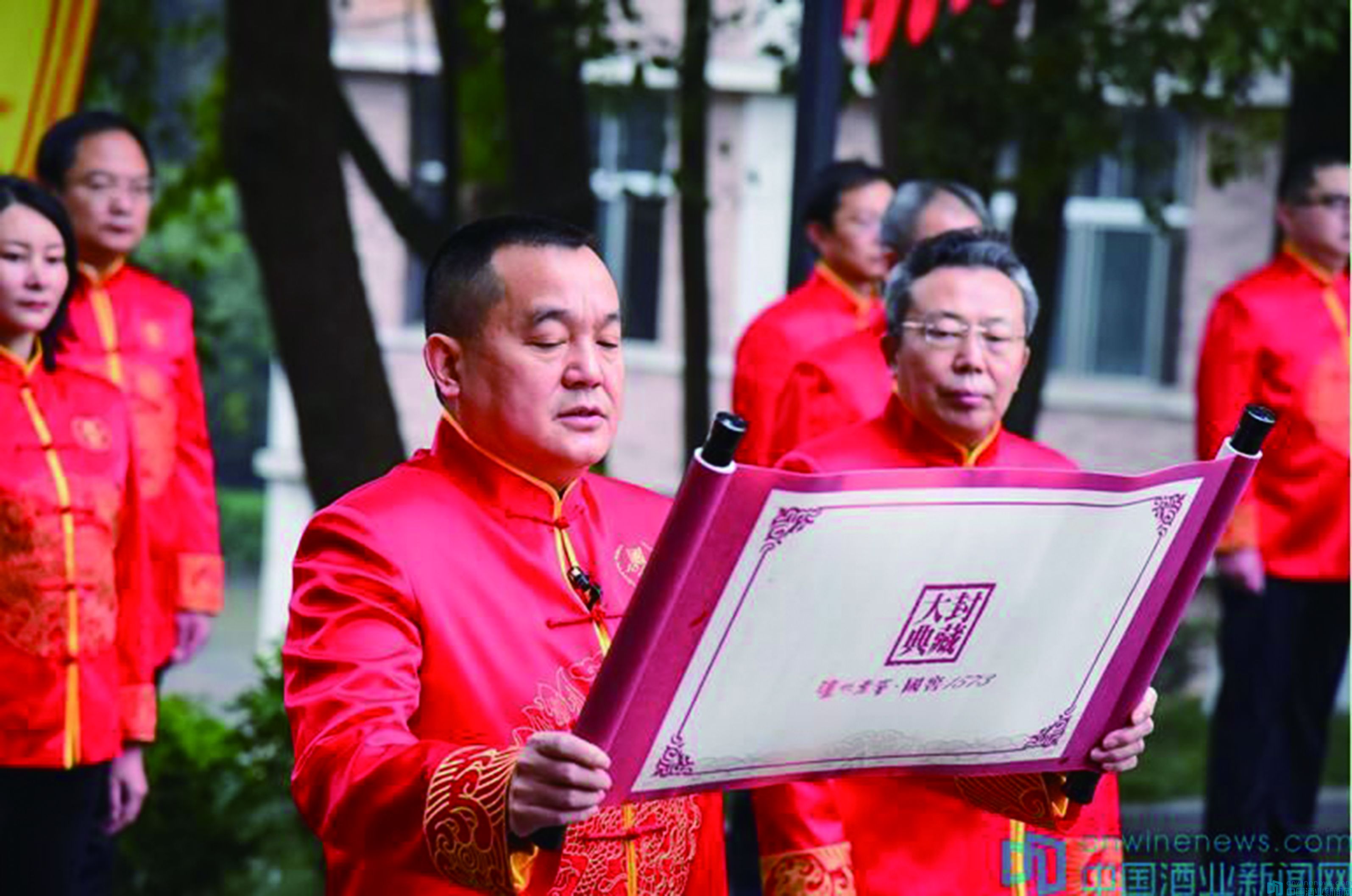 泸州老窖春酿龙年小酒版,泸州老窖春酿有没有收藏价值