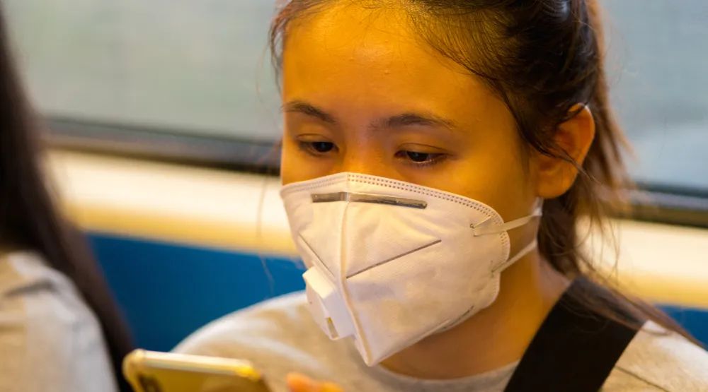 出门的时候一定要好好戴口罩,这个春天护肤不用愁