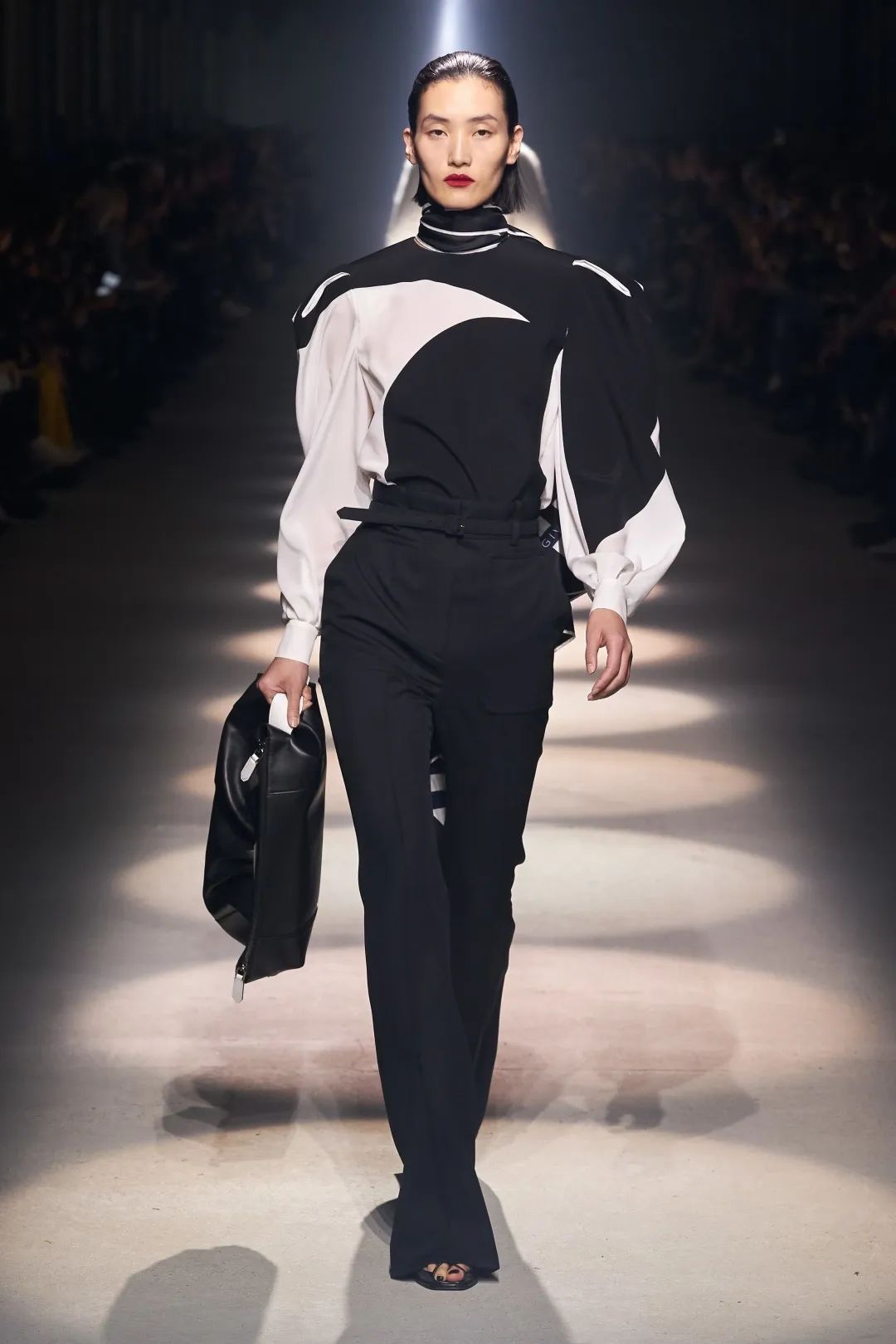 刘雯接班人？新生代国模正当道，霸屏还得是“中国制造”