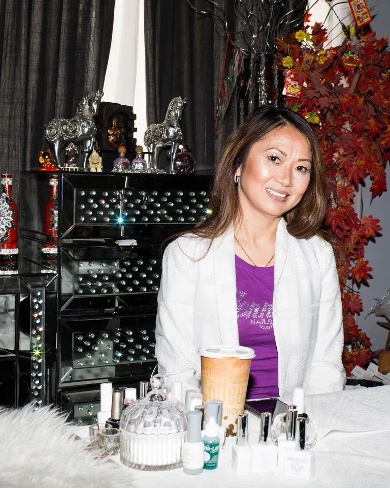 cardib亚裔美甲师,cardib的美甲师