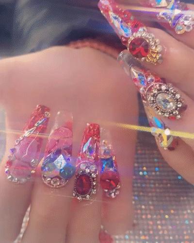 cardib亚裔美甲师,cardib的美甲师