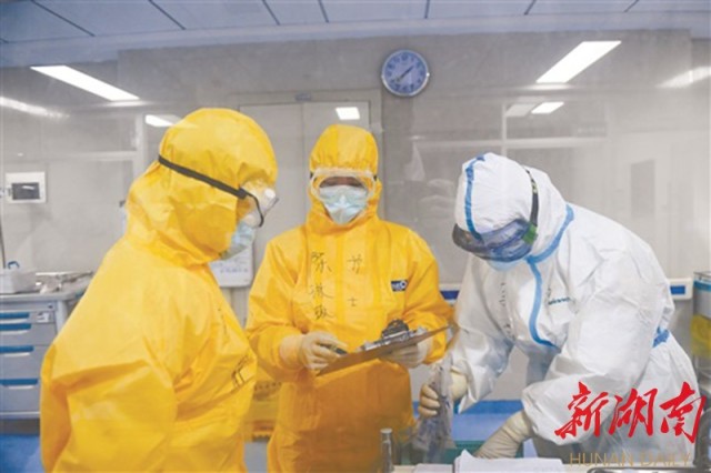 青春之花在边关绽放,青春之花在奉献中绽放