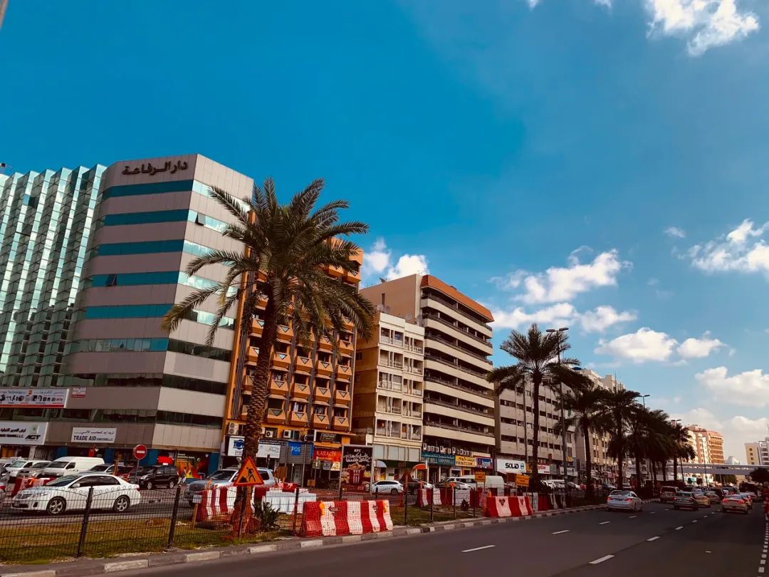 富到流油的阿联酋穷人比黄金还多,阿联酋有穷人和富人吗