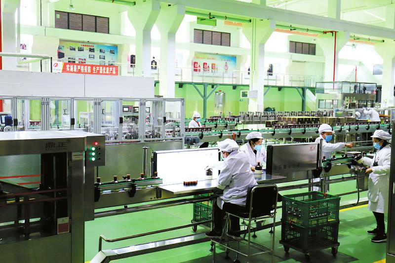 守好疫情防控“安全线”按下经济回暖“快进键”