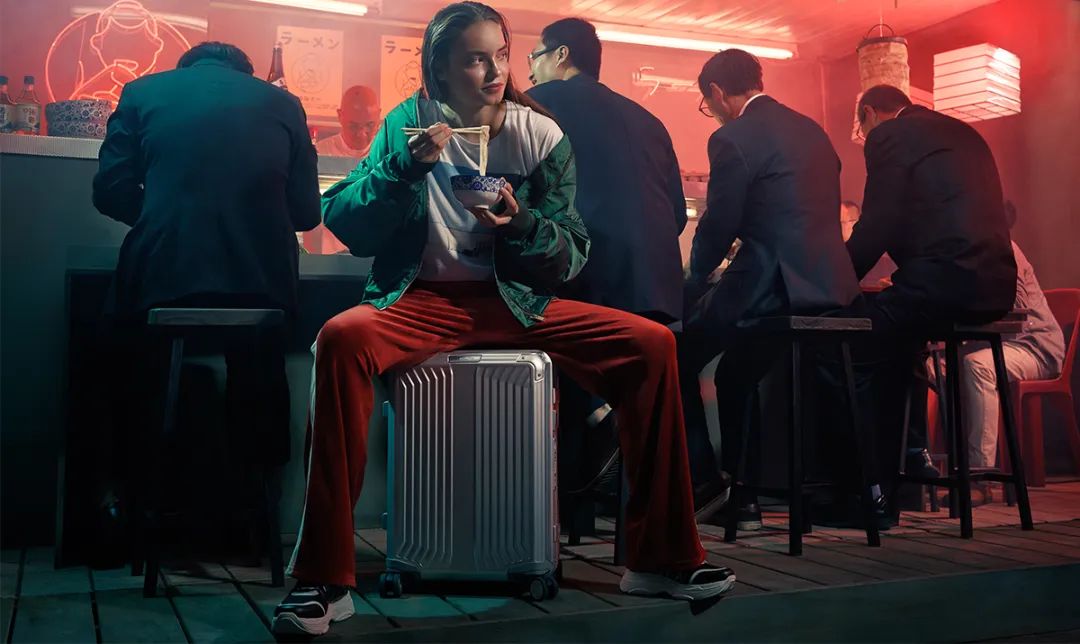 新秀丽行李箱灰绿,新秀丽17年行李箱