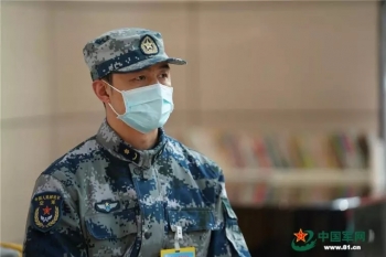 女儿问他何时凯旋,33年军龄的军医用一句唐诗回复……