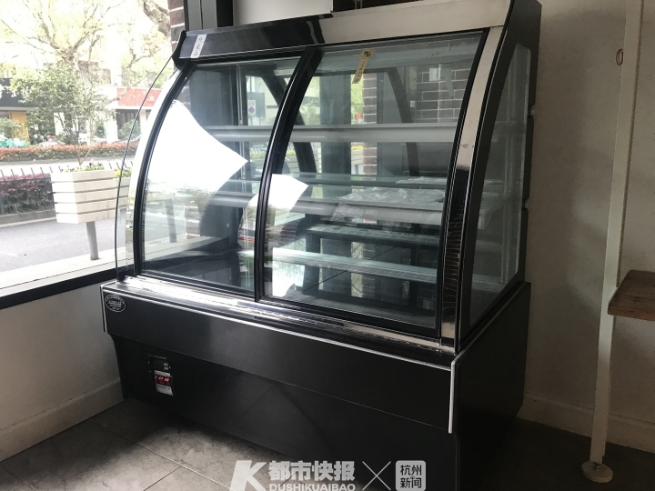 体育场路开了20年的外贸女装店不开了？不少买过他家衣服的杭州姑娘如今已做了妈妈