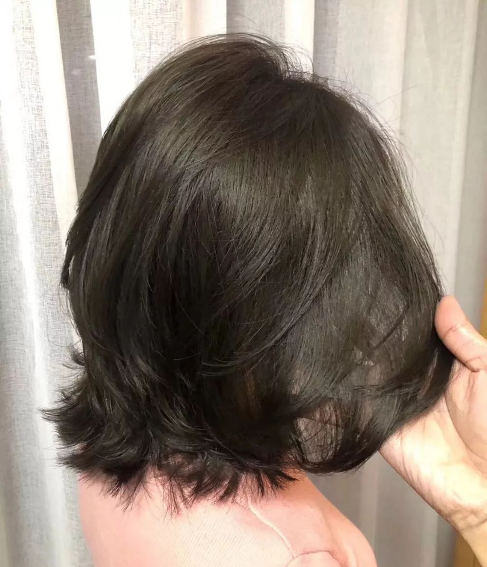 染了亚麻色好黄,发廊亚麻色染出来什么效果