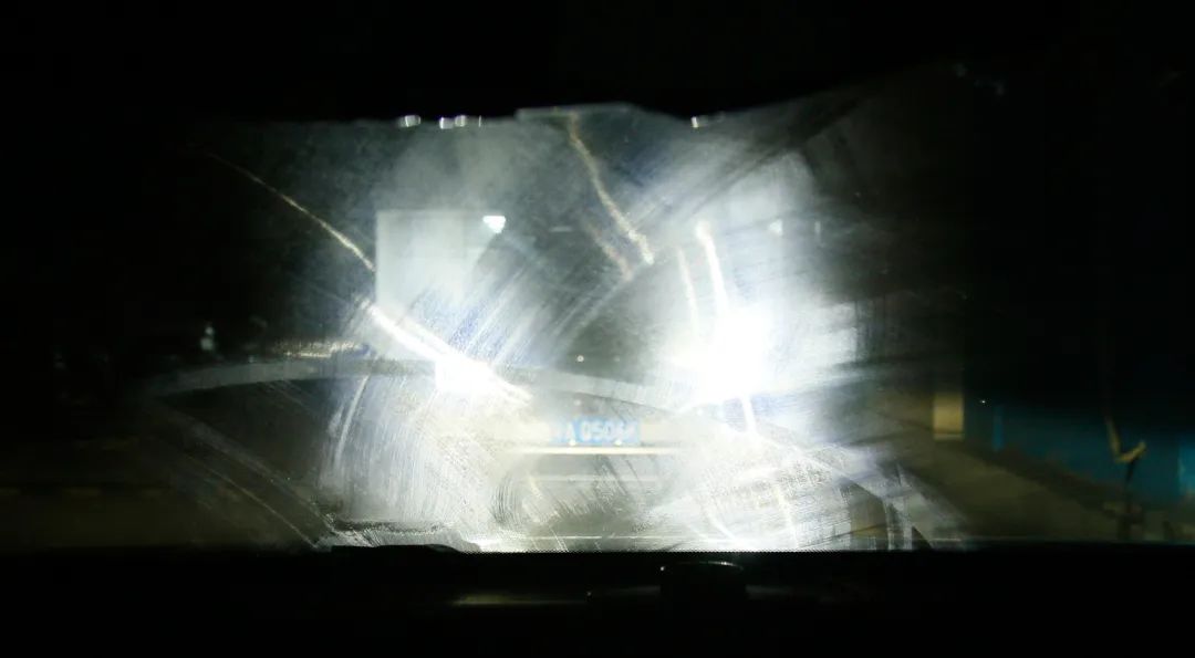 雨刮器刮不干净只换雨刮条,雨刮器刮不干净需要更换什么