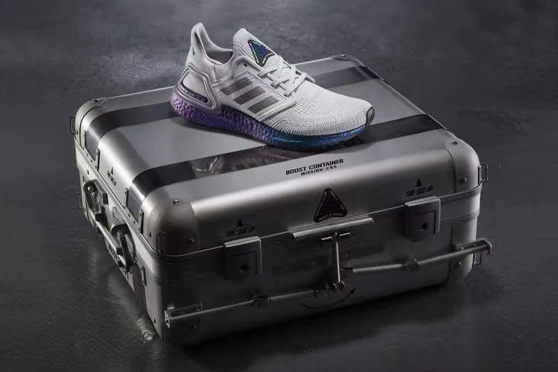 当弟弟们还在排队抢鞋的时候，*靠我**着这些千元鞋盒甩他们十年