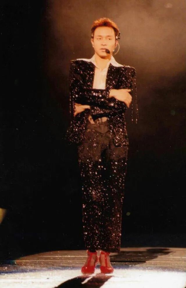 绝代风华的“哥哥”，他的衣品更应被记住