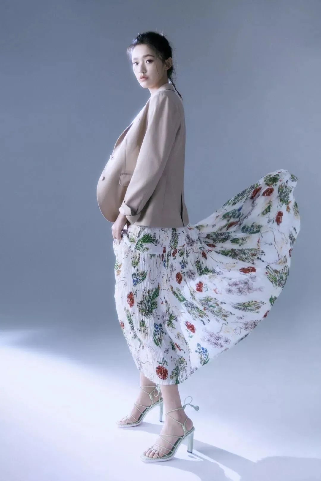 开春穿搭西装收腰裙,西装内搭裙子高级感减龄潮款