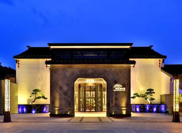 美豪酒店「渡劫」：送外卖、做汤池、转联办，看准本地生活