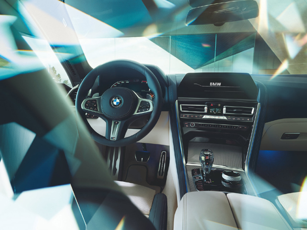 创新驭见未来梦想即刻启程5年超长*款贷**期限利率低至4.88%全新BMW8系“焕新”而来