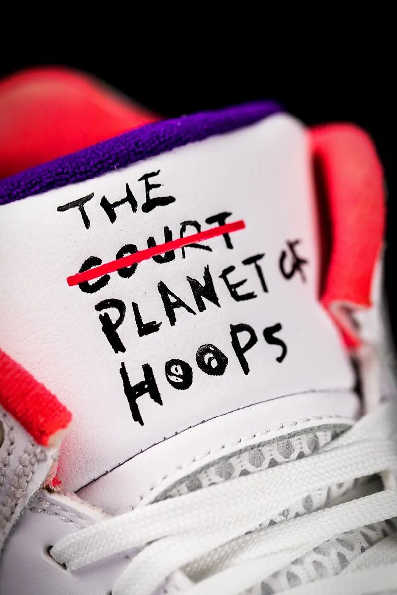 耐克新款亮眼,耐克夜光涂鸦测评