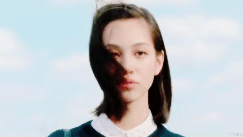 头发烫坏了干枯毛躁怎么梳好看,一梳到底干枯毛躁头发护理