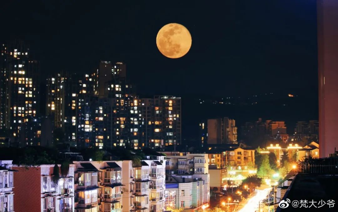 今晚的超级月亮各地都能看到吗,超级月亮今晚还会有吗