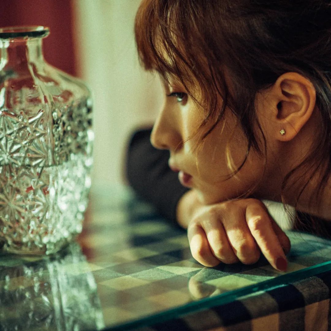 摄影师拍摄小道具,摄影师拍摄道具视频