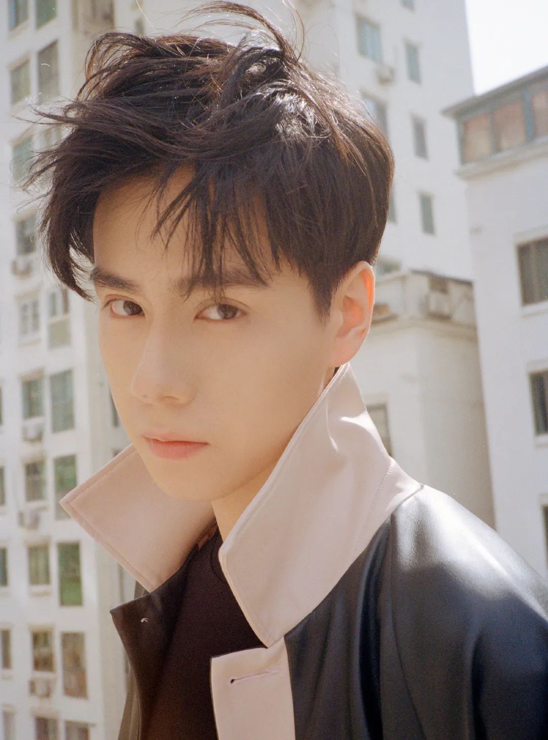 安崎、谢可寅、喻言……可都是“痣”在必得的女孩子