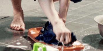 t恤用什么洗不褪色,发黄的t恤怎么泡