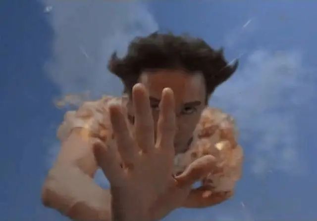 从天而降的教程,如何做从天而降的效果