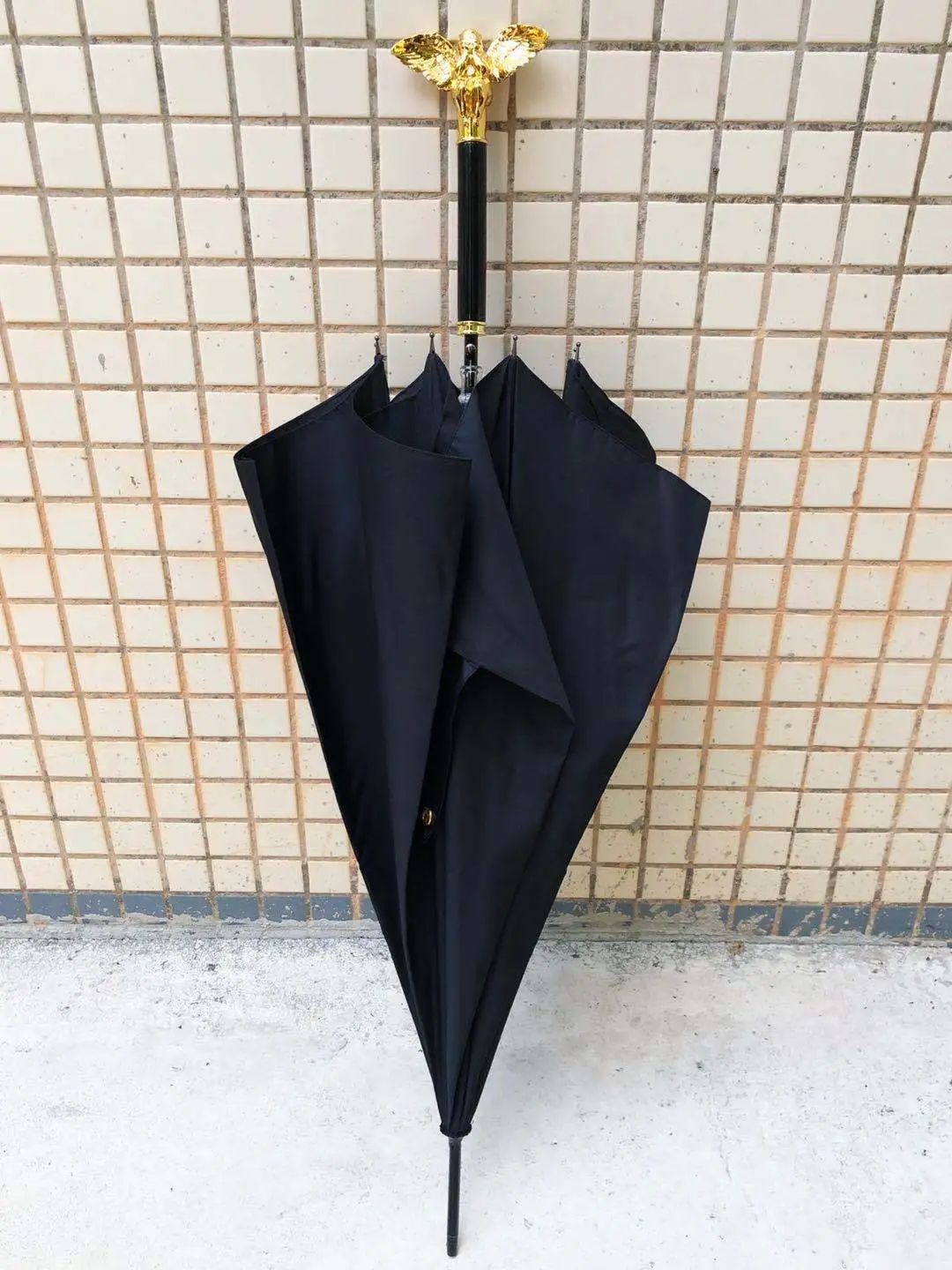 雨伞劳斯莱斯原声,劳斯莱斯最便宜的一款雨伞