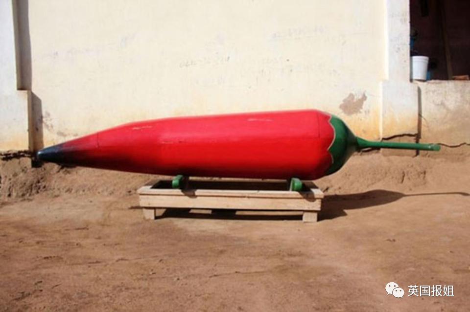 黑人老哥边蹦迪边抬棺材，为啥这个国家的葬礼这么嗨