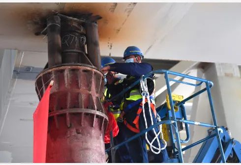 在“战疫”中亮绝活——北京冬奥会主新闻中心完成国内最大规模钢结构桁架卸载