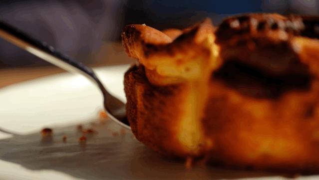 电饭锅芝士蛋糕最简单的做法,教你做现在超火的芝士蛋糕