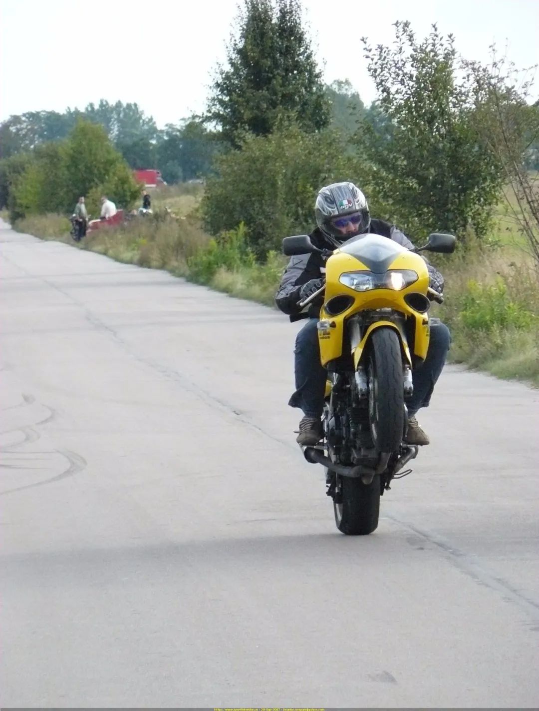 铃木tl1000s几缸,铃木tl1000s油耗