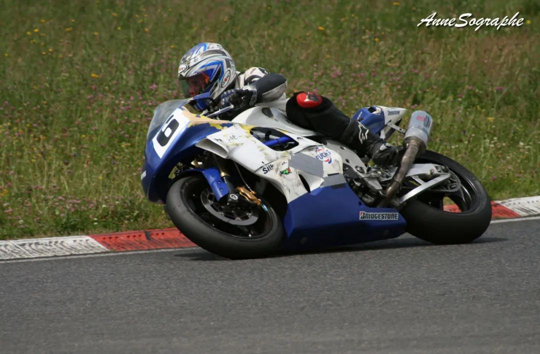 铃木tl1000s几缸,铃木tl1000s油耗