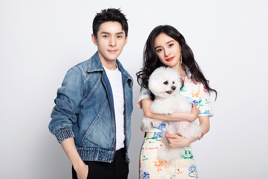 crocs杨幂联名款,杨幂率先演绎crocs新品