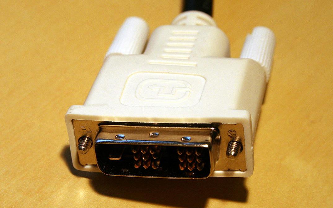 当我们在讨论显示器接口的时候，我们在讨论什么？