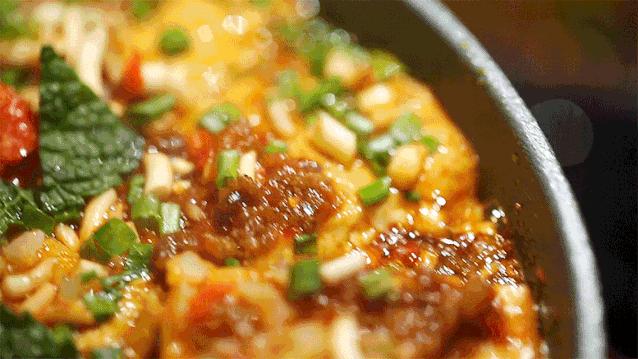 思聪都打卡过的这家成都烧烤店来长沙啦！网红猪鼻筋免费送