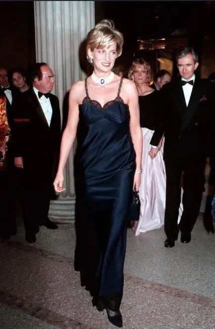 metgala最全红毯造型,2022metgala红毯中国明星