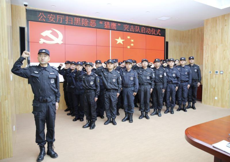 涓や釜灞忛殰蹇犺瘹鍗＋,浠栦滑鏄煎鍧氬畧鍙负绛戠墷闃茬嚎