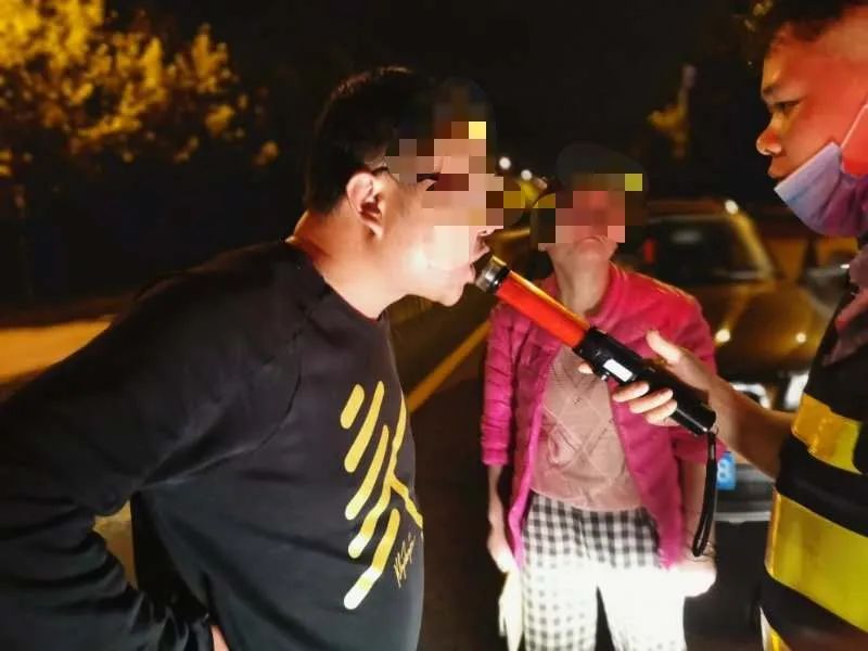 凌晨单行道逆行处罚,夜晚超车道逆行31公里被追责