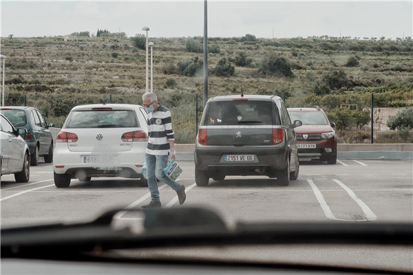 海外复工复产:解除“封城”、轮流上班、诊所营业、可外出可聚会