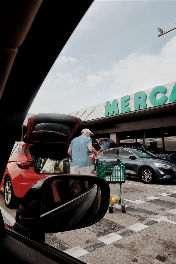 海外复工复产：解除“封城”、轮流上班、诊所营业、可外出可聚会