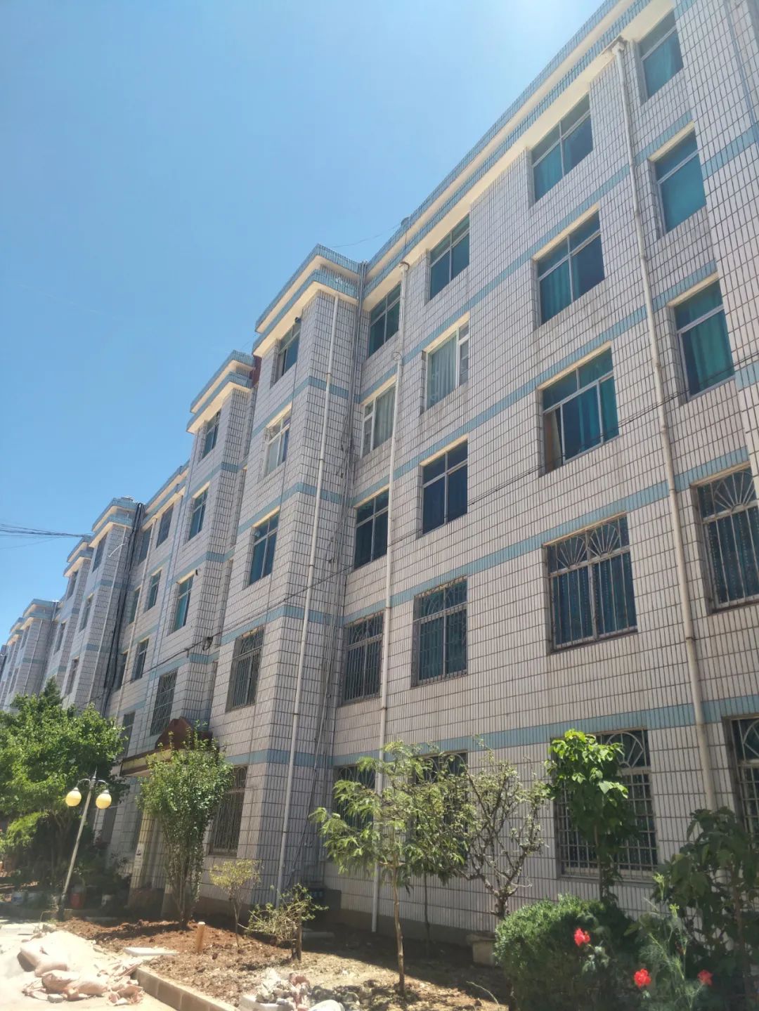 「信息快报」速来！丽客隆招聘超市店长、部门经理、设计员……