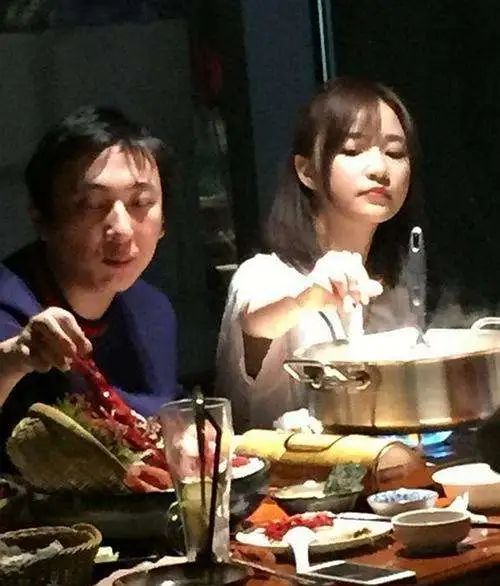 苏宁“太子爷”求婚成功是假！但“高富帅”还有头脑的人设是真的啊