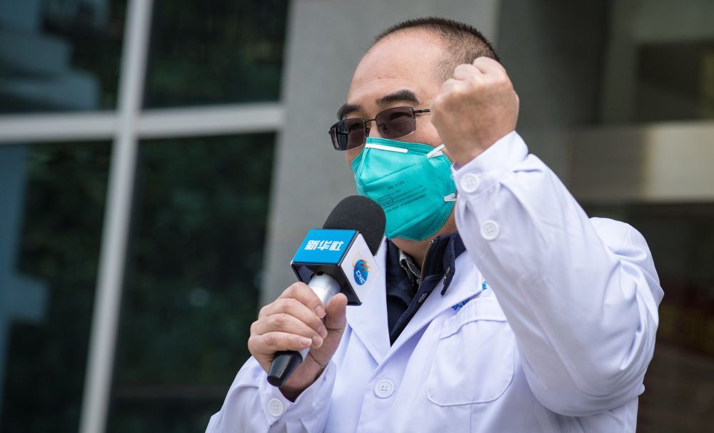 风雨无阻防疫必胜,众志成城抗击疫情风雨无阻向前行