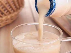 1岁宝宝便便什么样的才算正常,宝宝肠胃蠕动得快一天拉三次便便